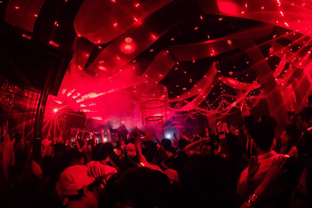 vault vip table price